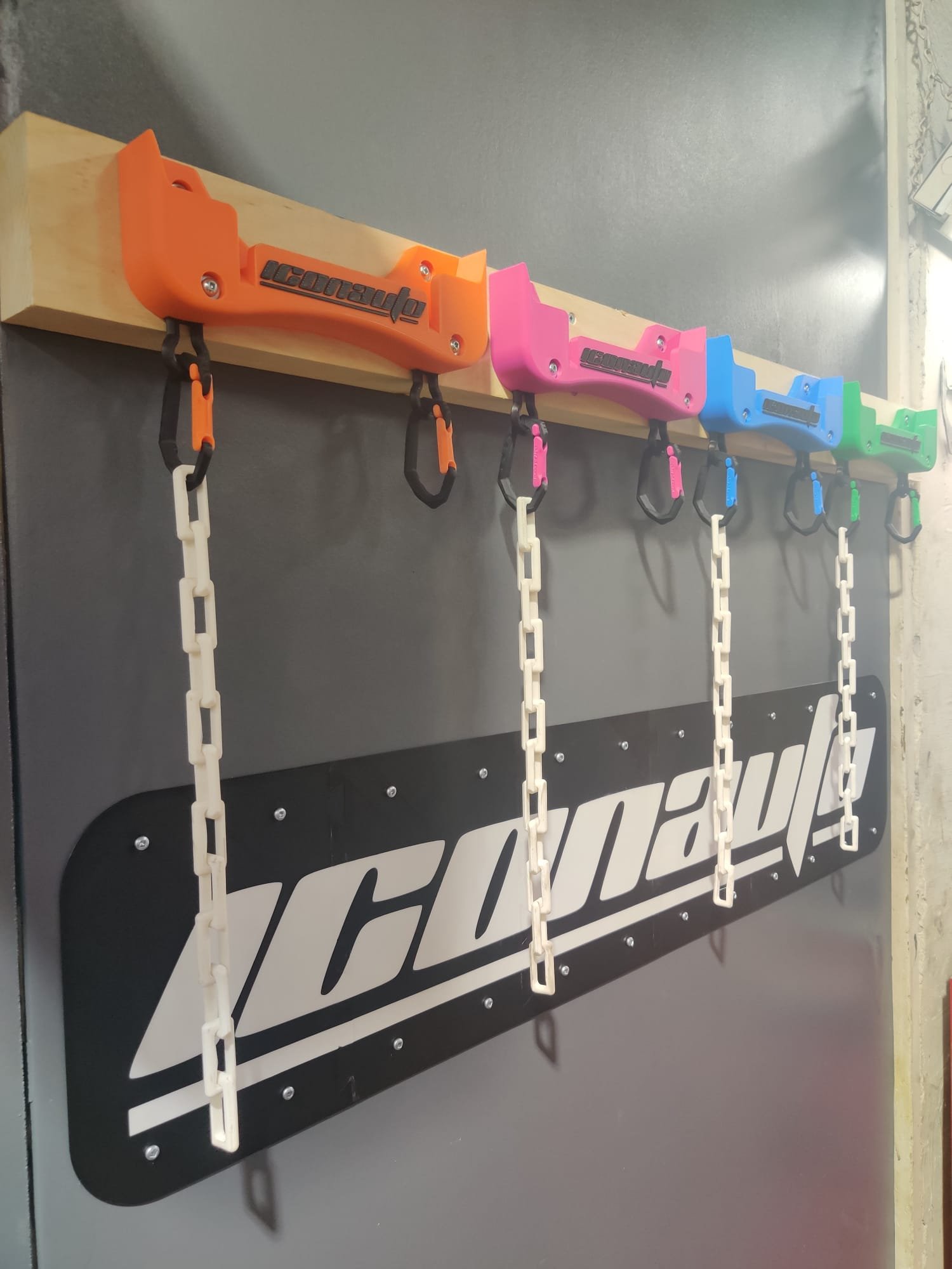 Shop Wall Mounting Unit